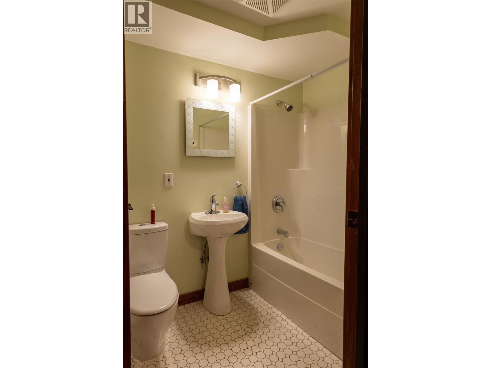 3697 Blewett Road, Nelson, British Columbia  V1L 6V8 - Photo 46 - 10379808
