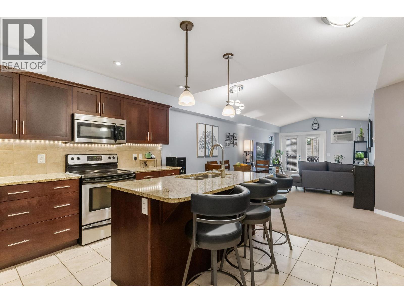 10529 Powley Court Unit# 305, Lake Country, British Columbia  V4V 2S2 - Photo 5 - 10379450