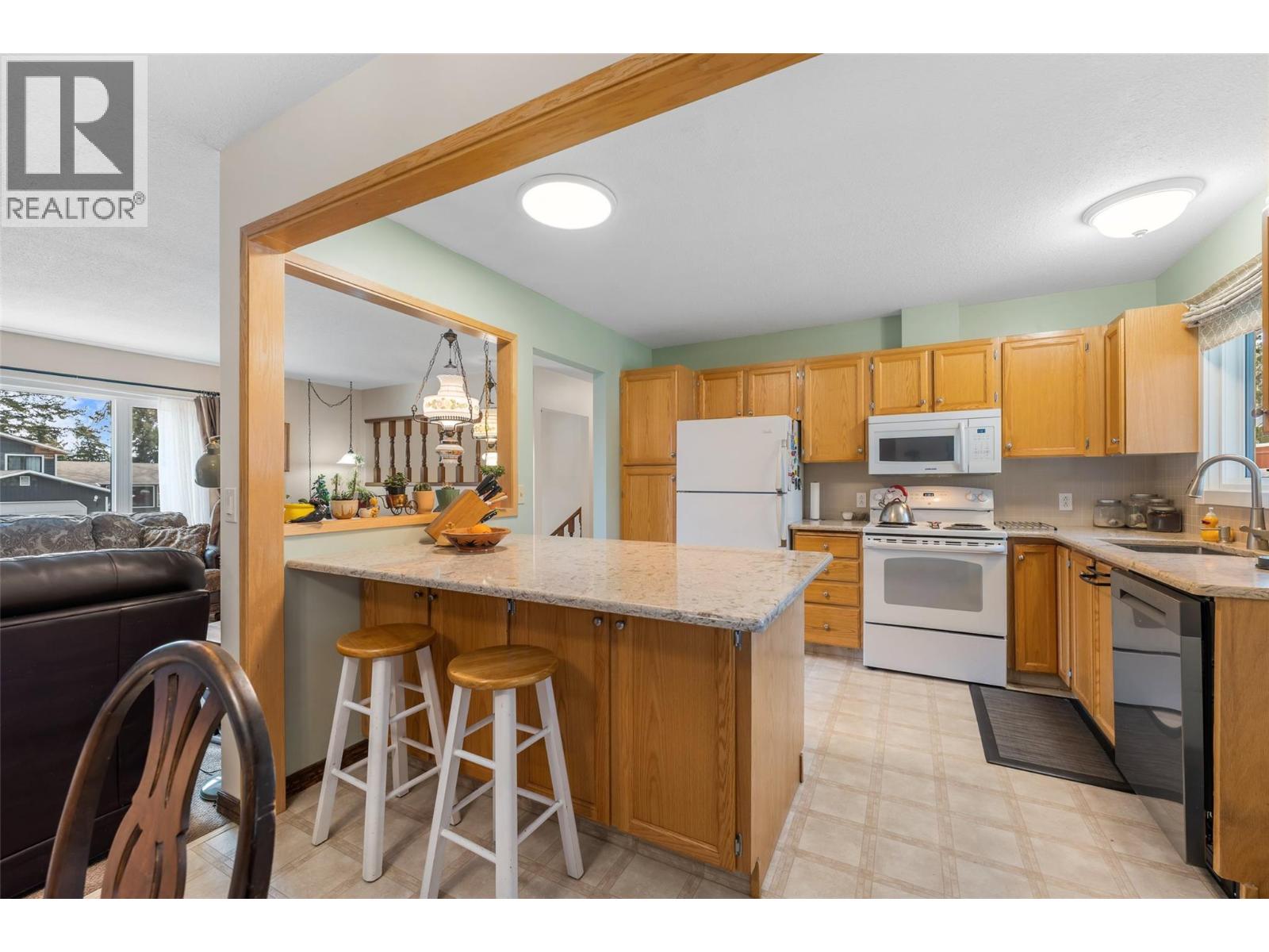 3430 Liard Court, West Kelowna, British Columbia  V4T 1B6 - Photo 10 - 10380323