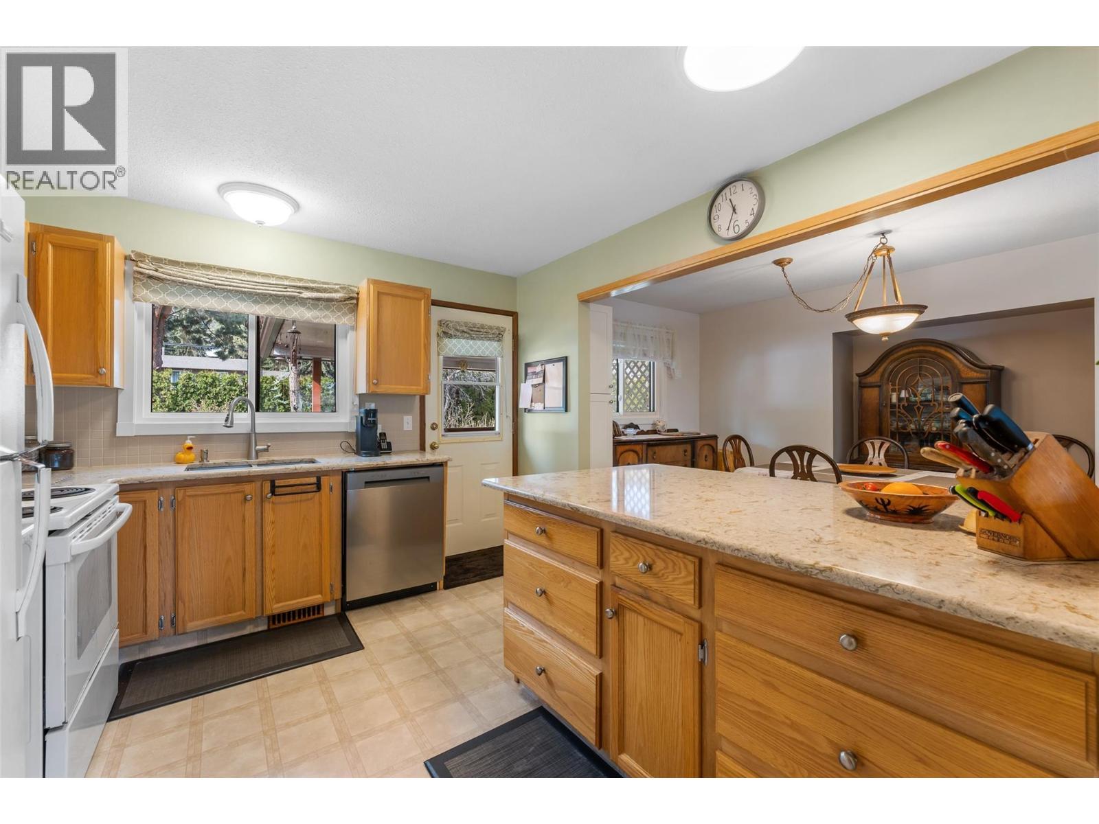 3430 Liard Court, West Kelowna, British Columbia  V4T 1B6 - Photo 12 - 10380323