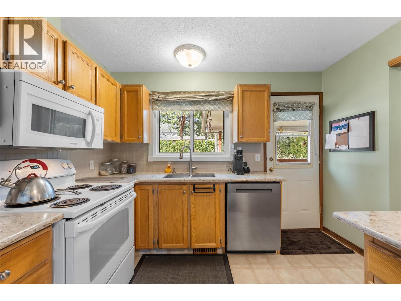 3430 Liard Court, West Kelowna, British Columbia  V4T 1B6 - Photo 13 - 10380323