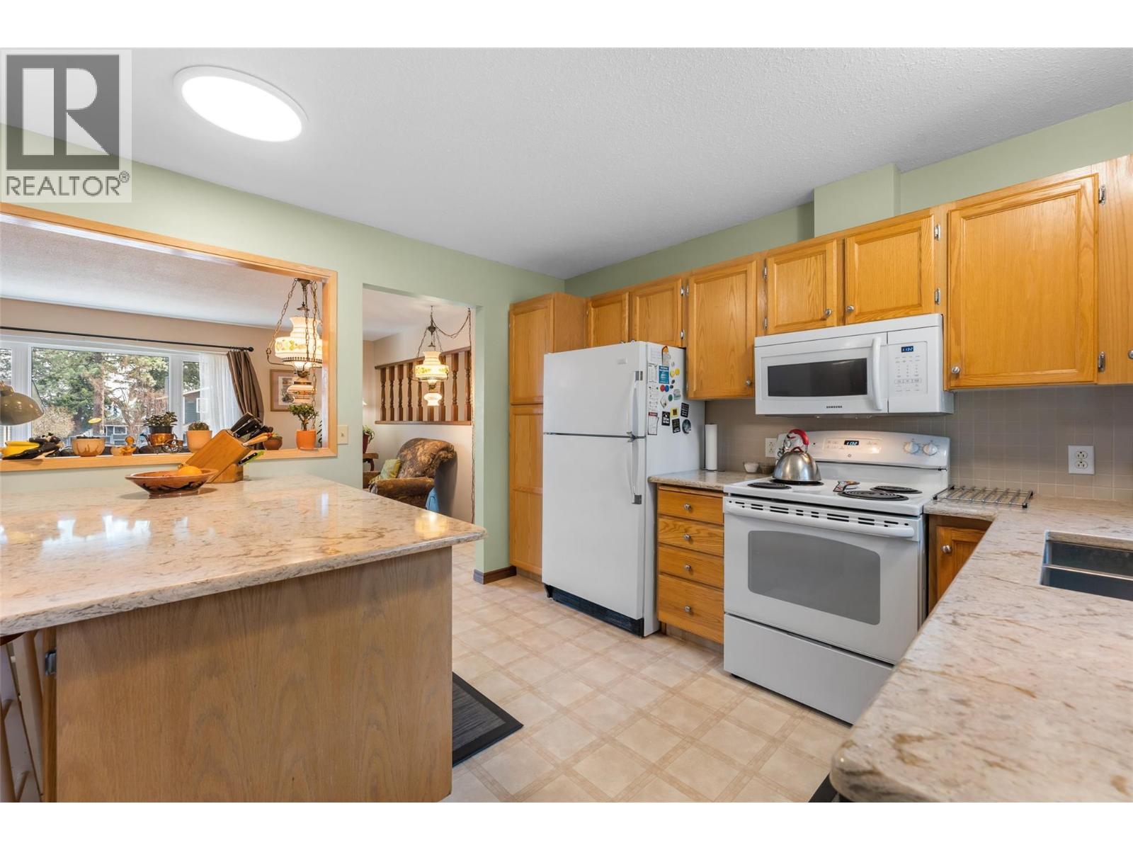 3430 Liard Court, West Kelowna, British Columbia  V4T 1B6 - Photo 3 - 10380323