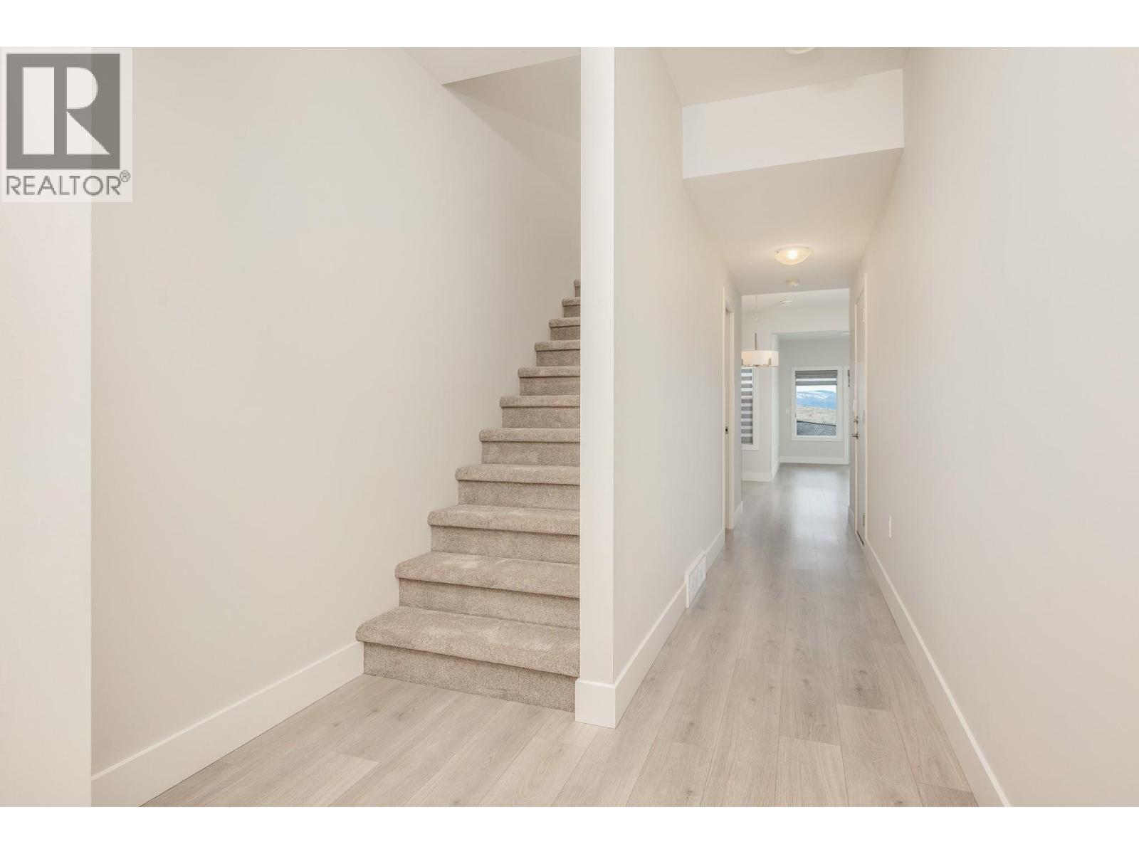 933 Mt Robson Place Unit# 97, Vernon, British Columbia  V1B 4G4 - Photo 4 - 10380102