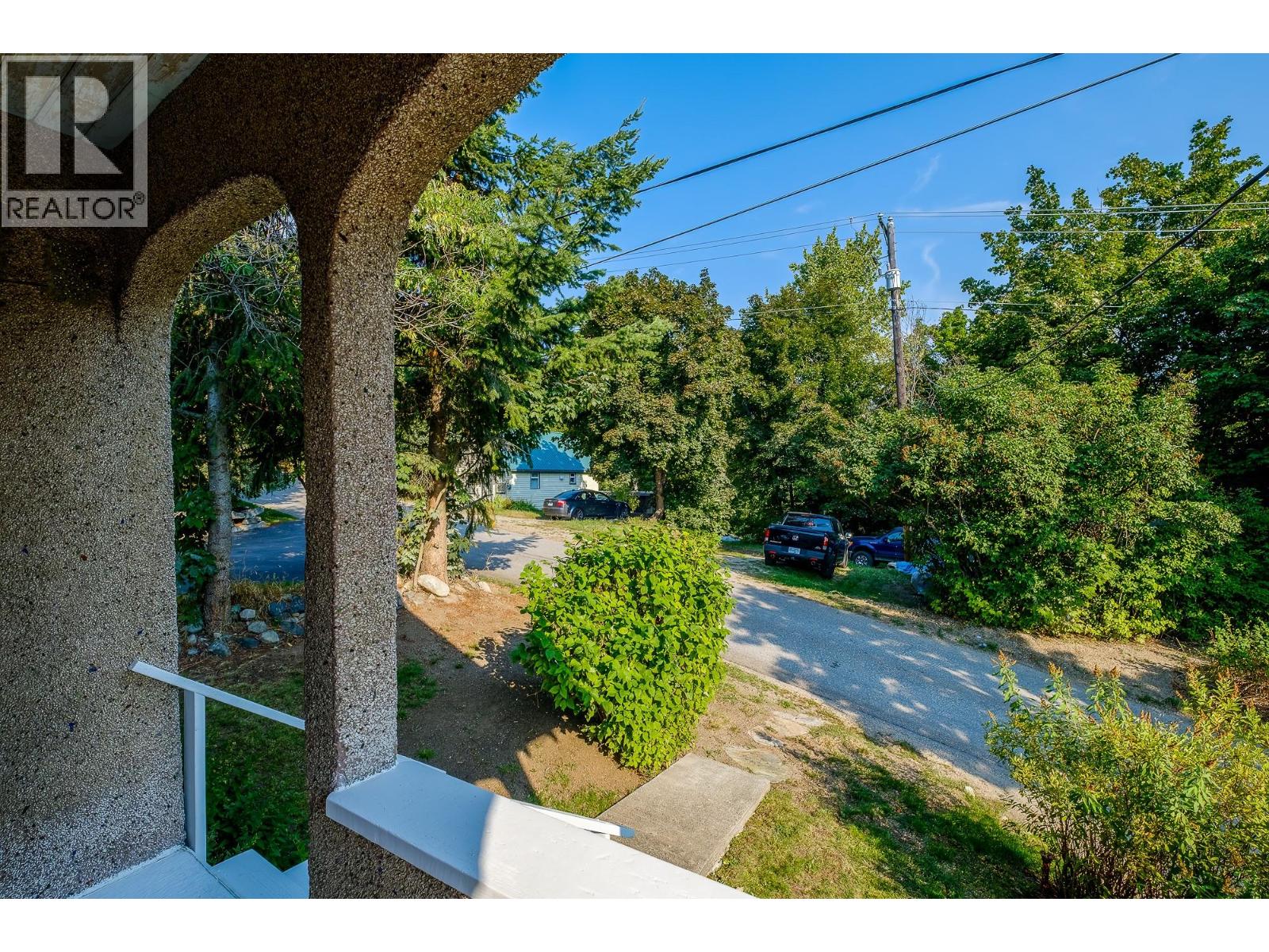 1929 Union Avenue, Rossland, British Columbia  V0G 1Y0 - Photo 11 - 10379987