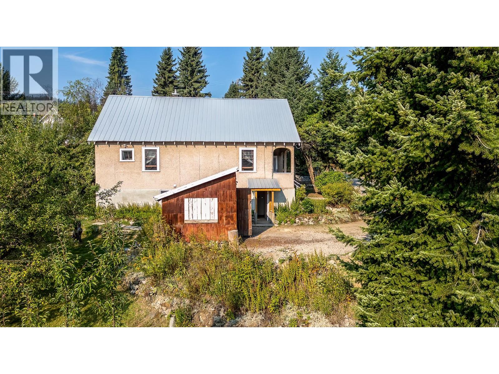 1929 Union Avenue, Rossland, British Columbia  V0G 1Y0 - Photo 2 - 10379987
