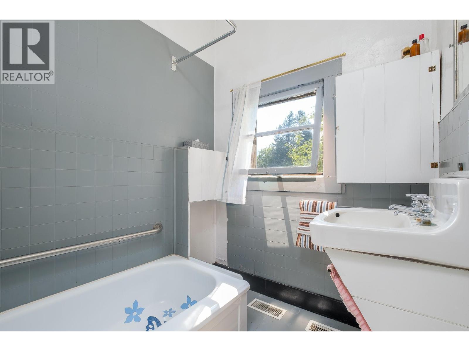 1929 Union Avenue, Rossland, British Columbia  V0G 1Y0 - Photo 40 - 10379987