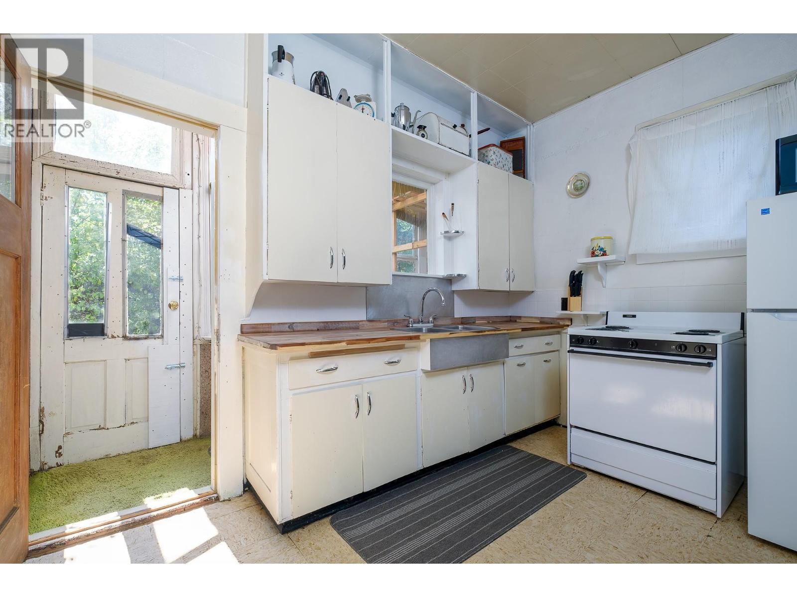 1929 Union Avenue, Rossland, British Columbia  V0G 1Y0 - Photo 42 - 10379987