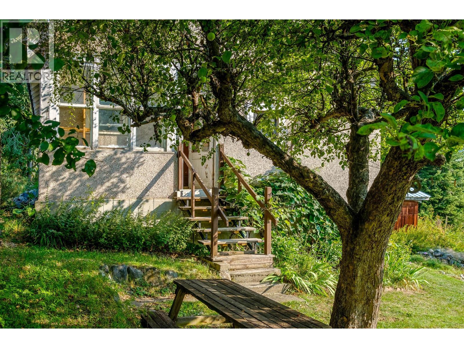 1929 Union Avenue, Rossland, British Columbia  V0G 1Y0 - Photo 43 - 10379987