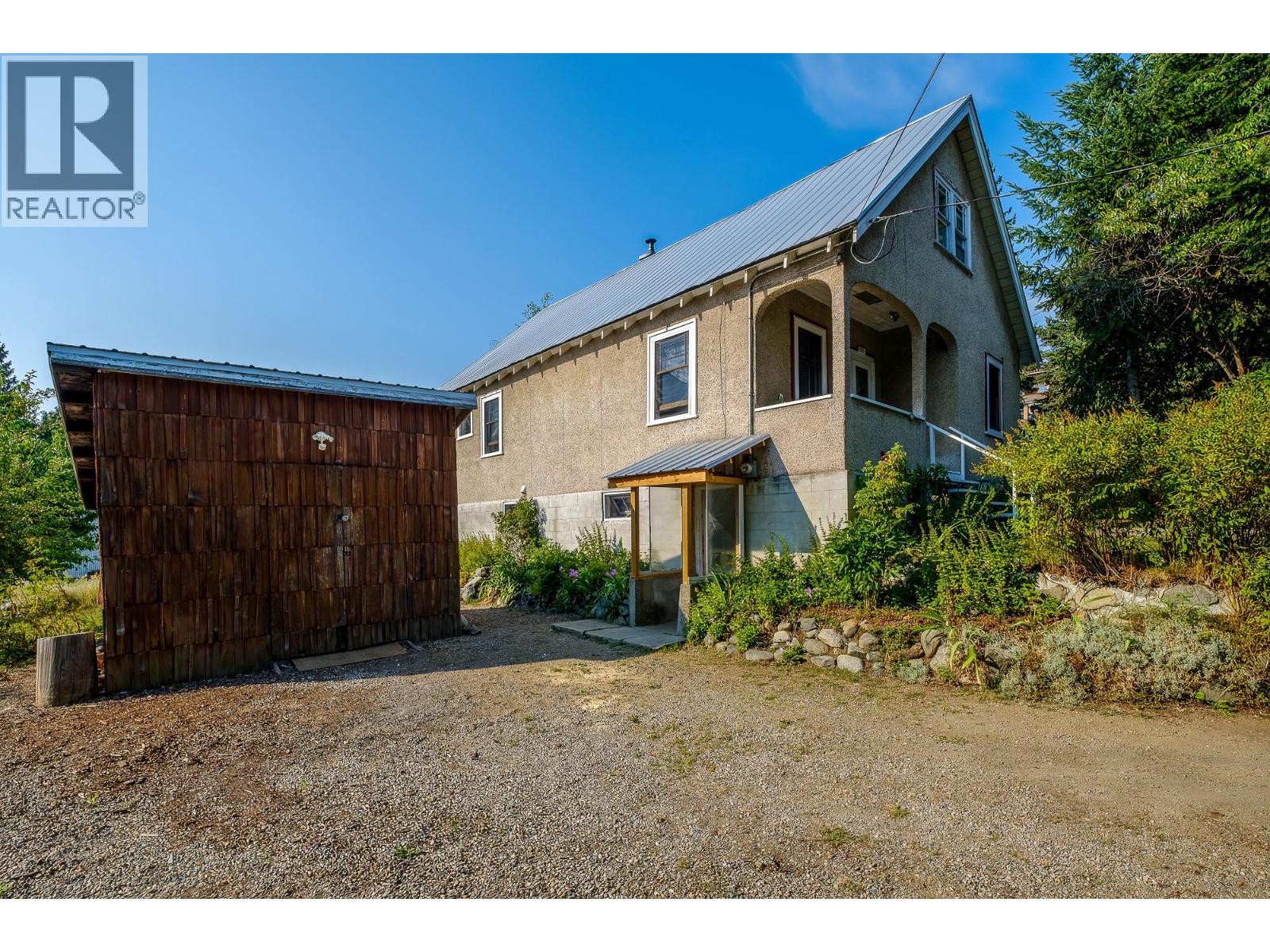 1929 Union Avenue, Rossland, British Columbia  V0G 1Y0 - Photo 8 - 10379987