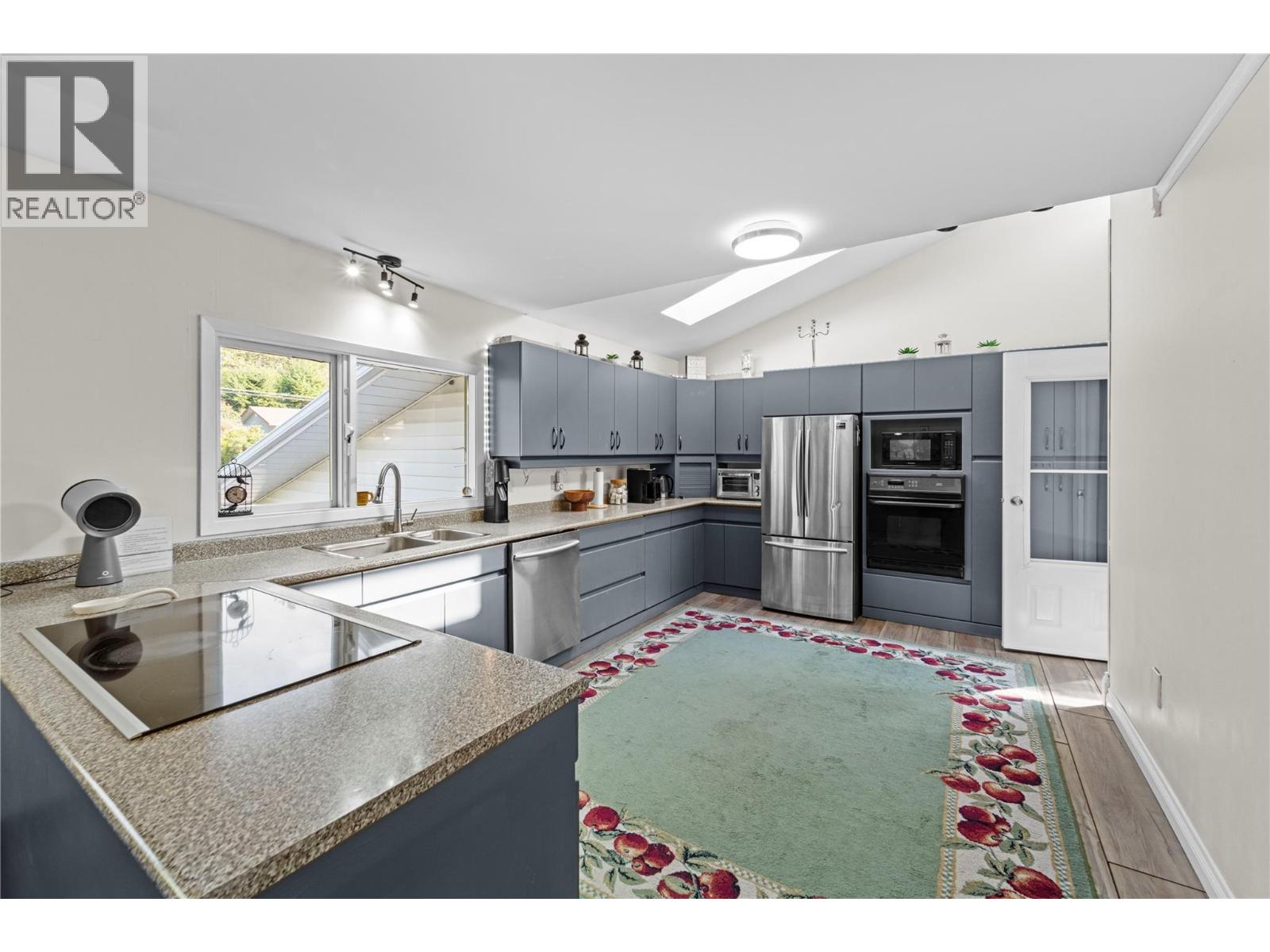1938 Parker Drive, Merritt, British Columbia  V1K 1J3 - Photo 7 - 10380650