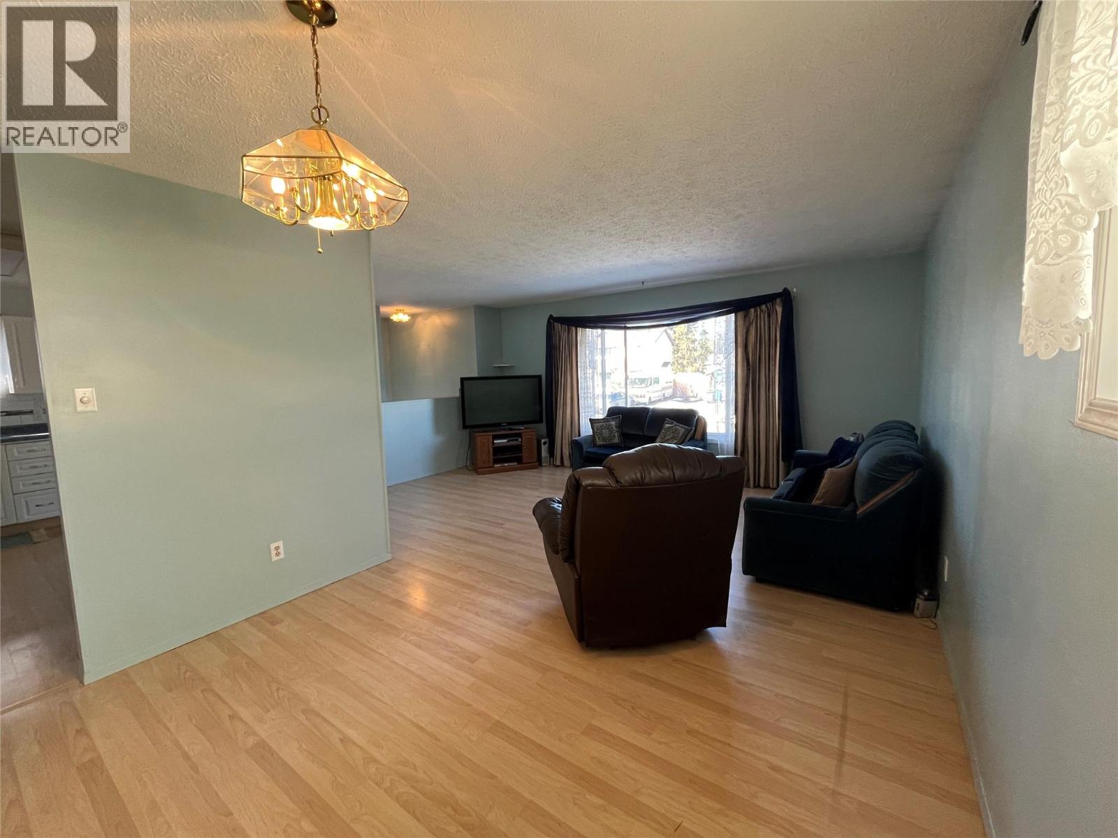 20 Dawson Place, Tumbler Ridge, British Columbia  V0C 2W0 - Photo 5 - 10378643