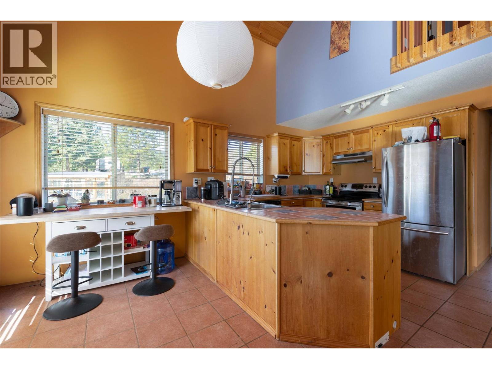 3230 Salmon River Road, Salmon Arm, British Columbia  V1E 3H9 - Photo 2 - 10380319