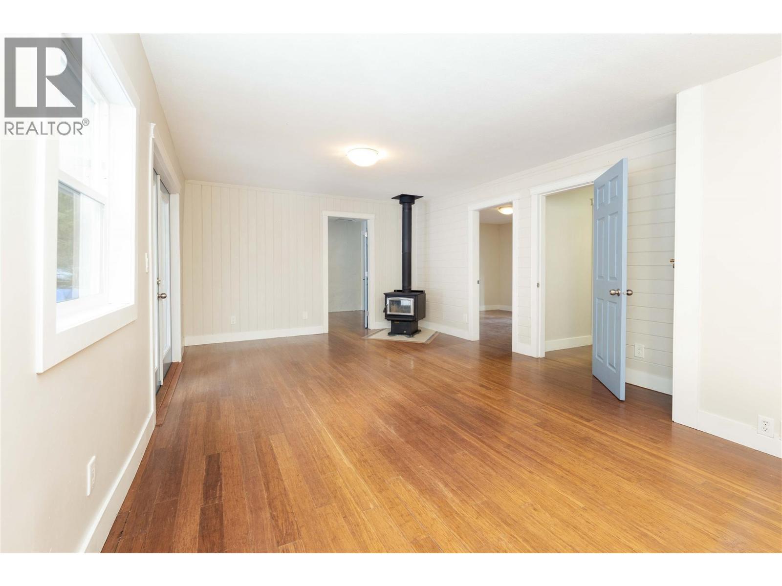 3230 Salmon River Road, Salmon Arm, British Columbia  V1E 3H9 - Photo 21 - 10380319
