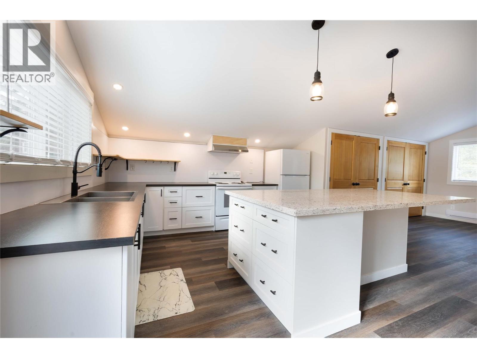 3230 Salmon River Road, Salmon Arm, British Columbia  V1E 3H9 - Photo 30 - 10380319