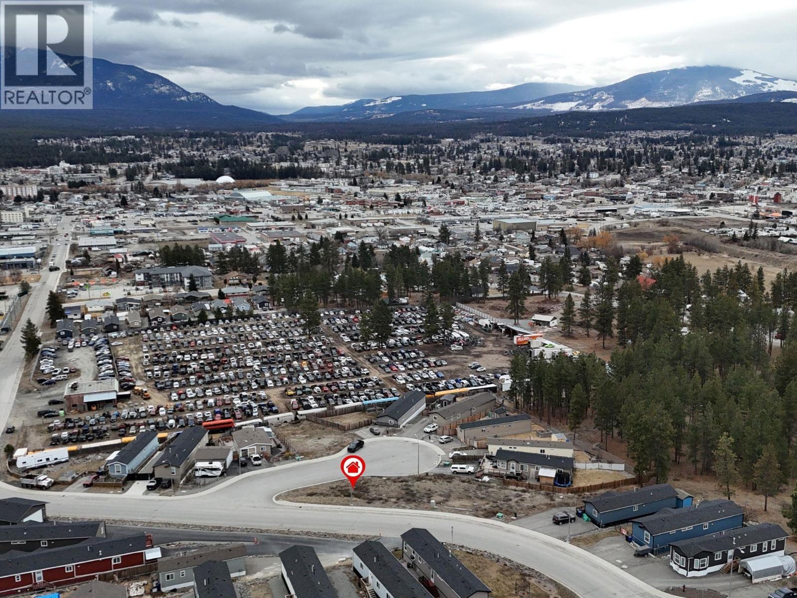 513 Steepleview Point Nw, Cranbrook, British Columbia  V1C 5L3 - Photo 3 - 10379416
