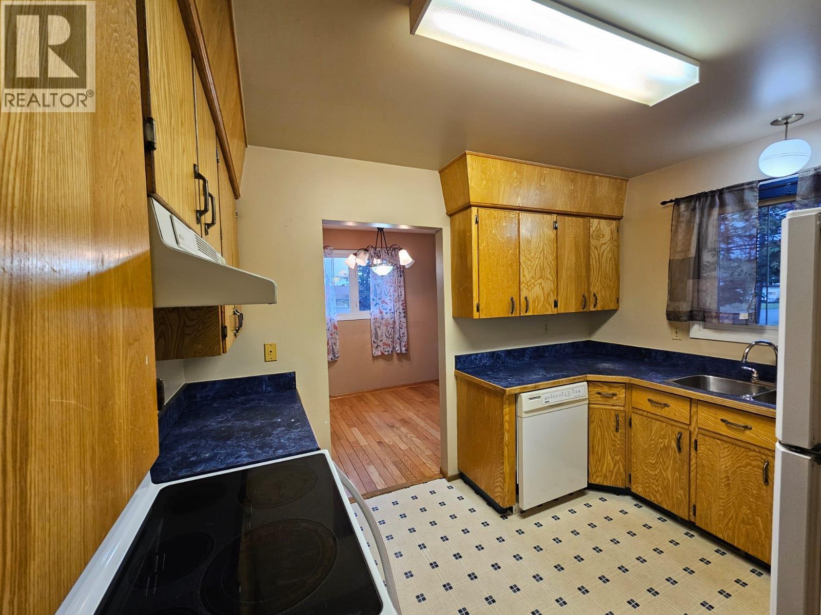11100 16 Street, Dawson Creek, British Columbia  V1G 4A2 - Photo 13 - 10379318