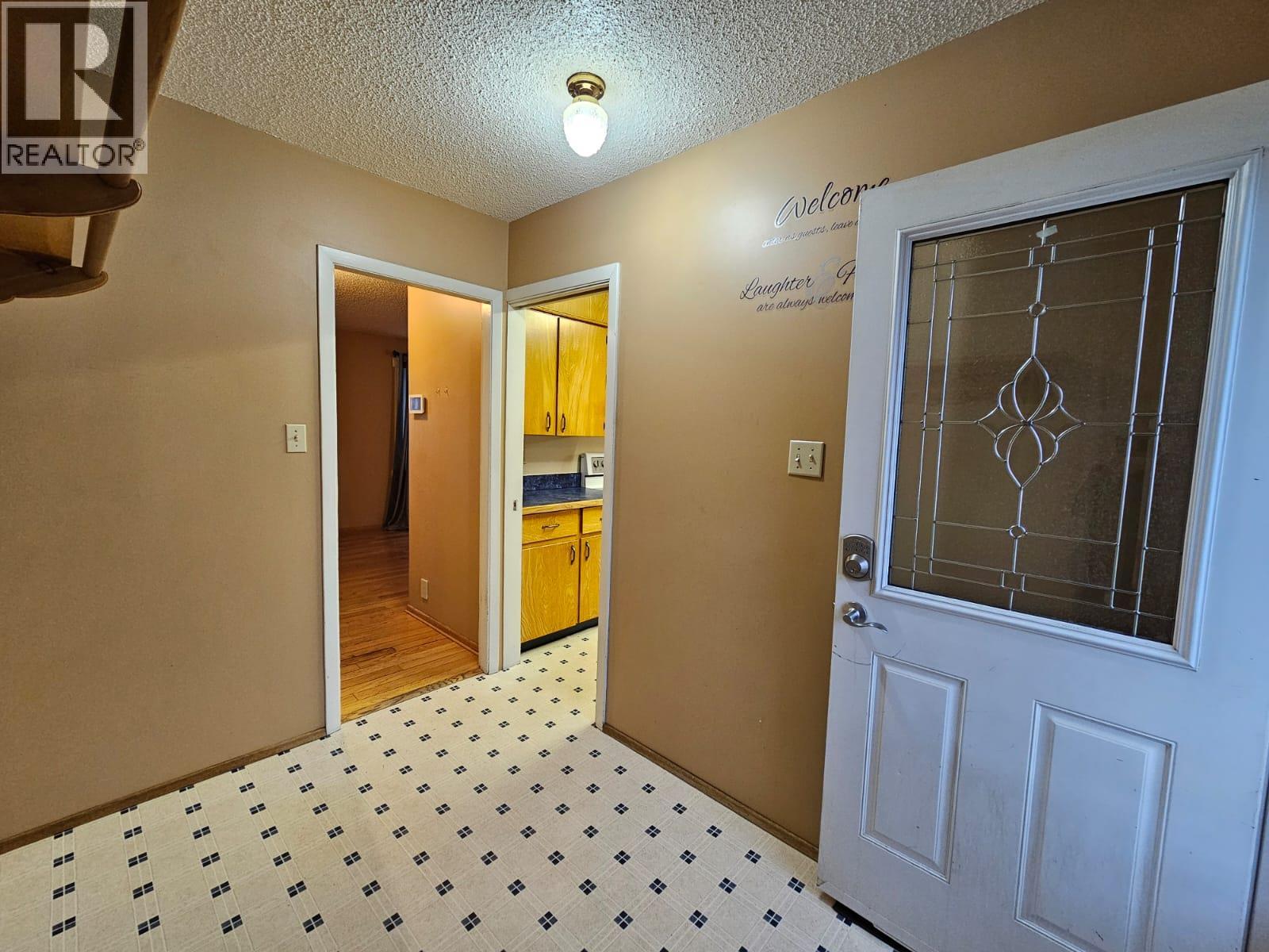 11100 16 Street, Dawson Creek, British Columbia  V1G 4A2 - Photo 3 - 10379318
