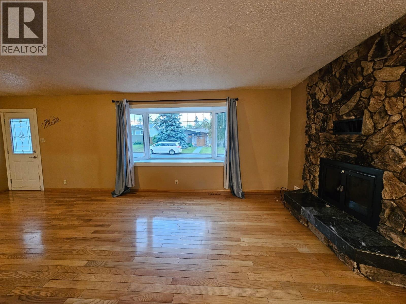 11100 16 Street, Dawson Creek, British Columbia  V1G 4A2 - Photo 6 - 10379318