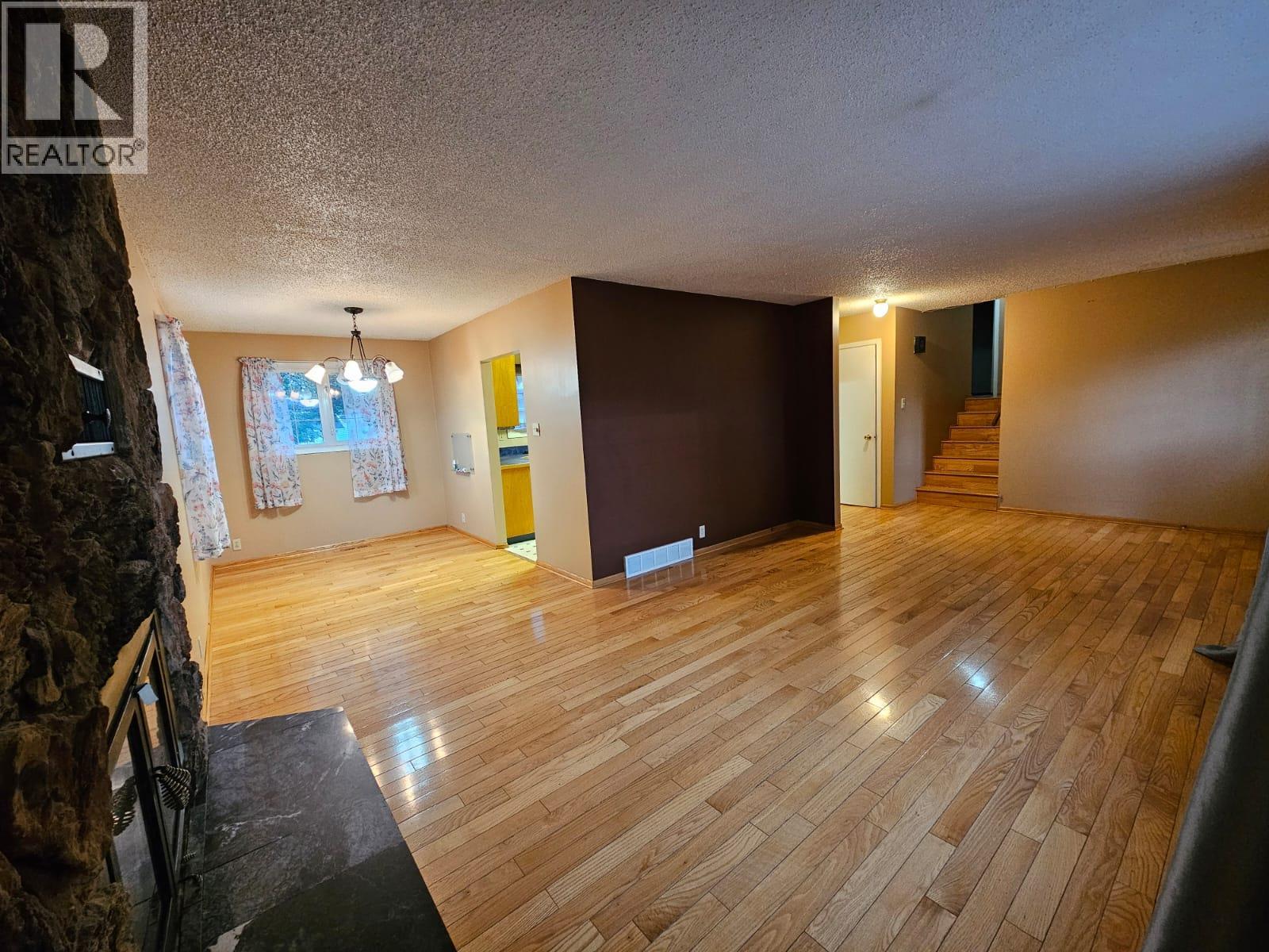 11100 16 Street, Dawson Creek, British Columbia  V1G 4A2 - Photo 7 - 10379318