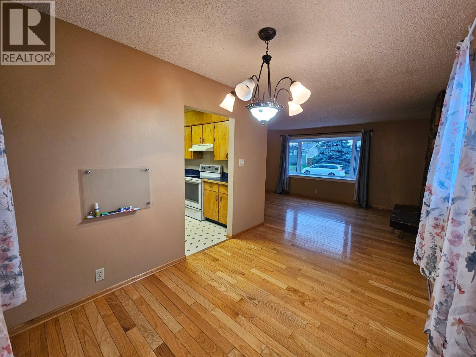 11100 16 Street, Dawson Creek, British Columbia  V1G 4A2 - Photo 9 - 10379318