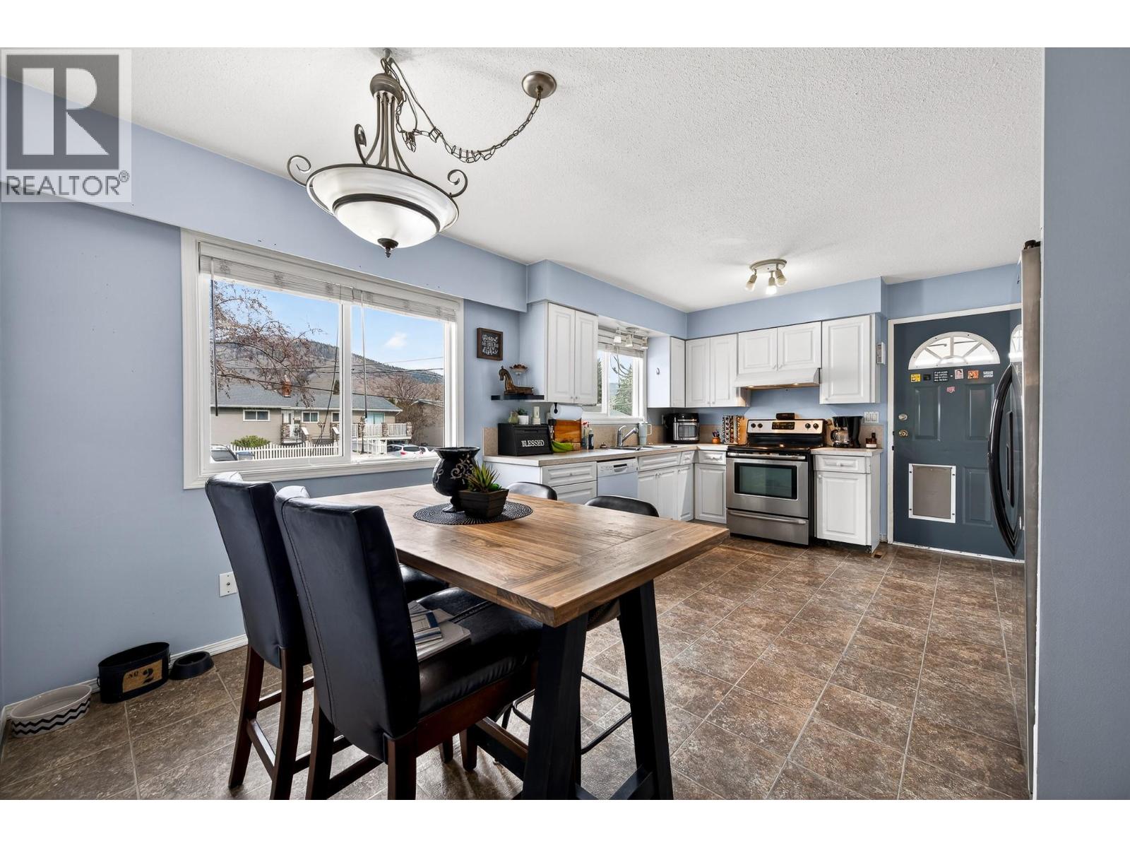 1669 Westmount Drive, Kamloops, British Columbia  V2B 6A4 - Photo 3 - 10380646