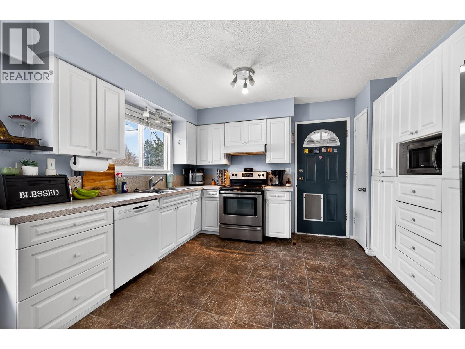 1669 Westmount Drive, Kamloops, British Columbia  V2B 6A4 - Photo 4 - 10380646