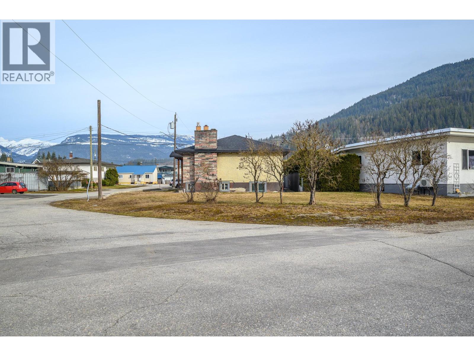 331 Sibbald Street, Revelstoke, British Columbia  V0E 2S0 - Photo 32 - 10380289