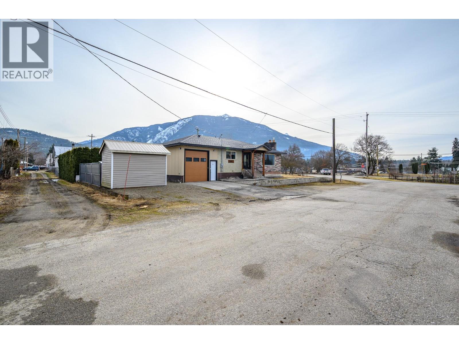 331 Sibbald Street, Revelstoke, British Columbia  V0E 2S0 - Photo 36 - 10380289