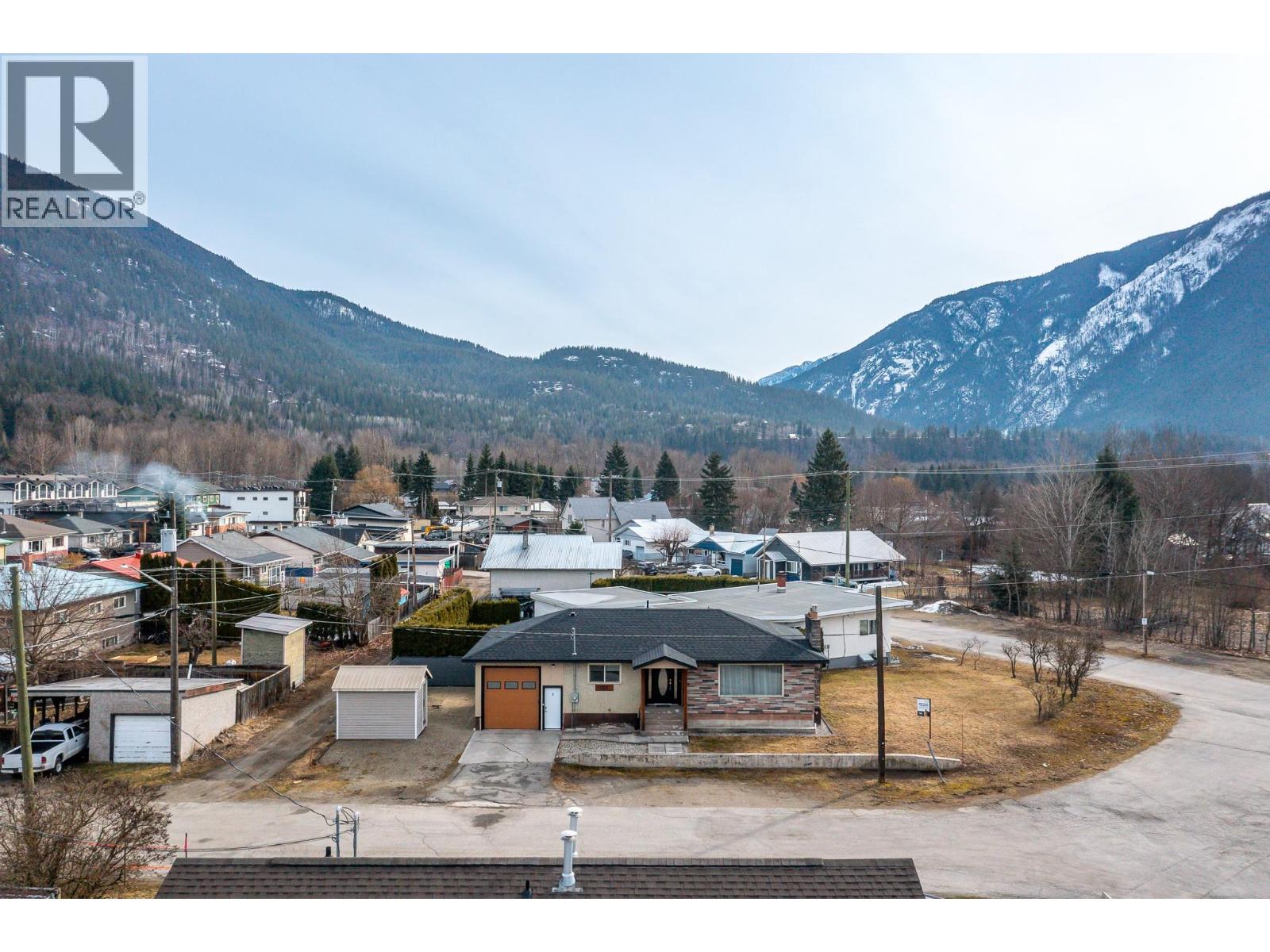 331 Sibbald Street, Revelstoke, British Columbia  V0E 2S0 - Photo 46 - 10380289
