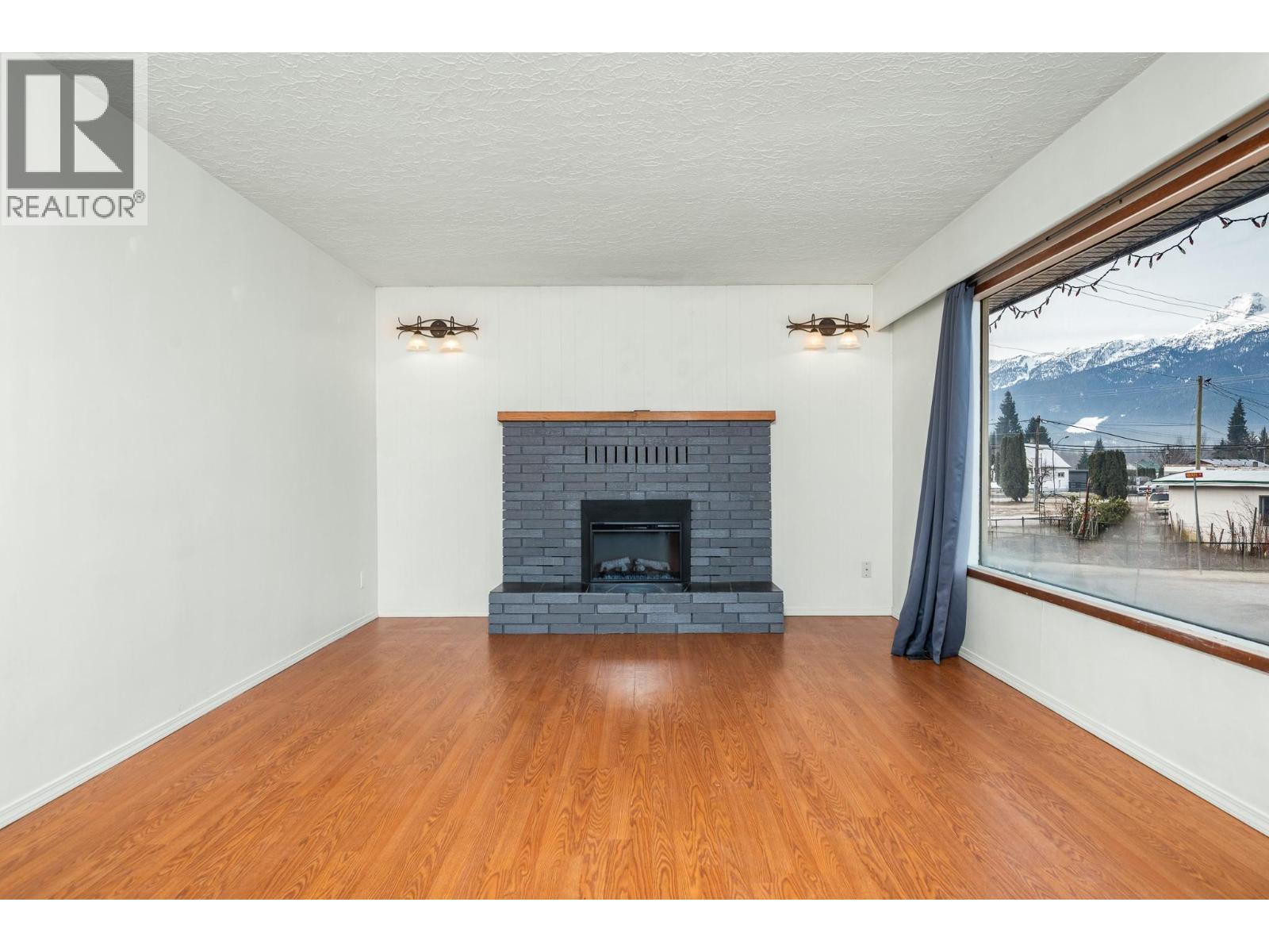 331 Sibbald Street, Revelstoke, British Columbia  V0E 2S0 - Photo 5 - 10380289
