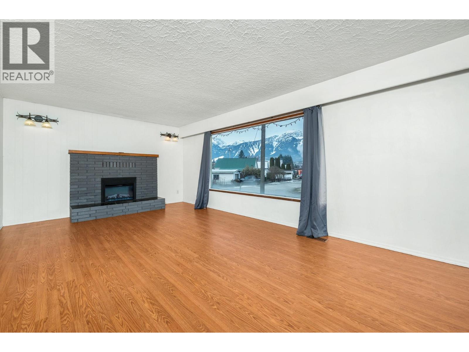 331 Sibbald Street, Revelstoke, British Columbia  V0E 2S0 - Photo 6 - 10380289
