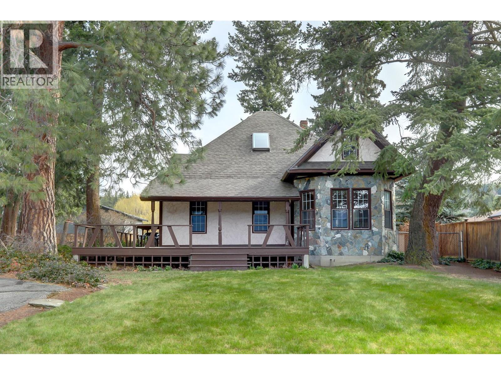 5051 11 Street NE, salmon arm, British Columbia
