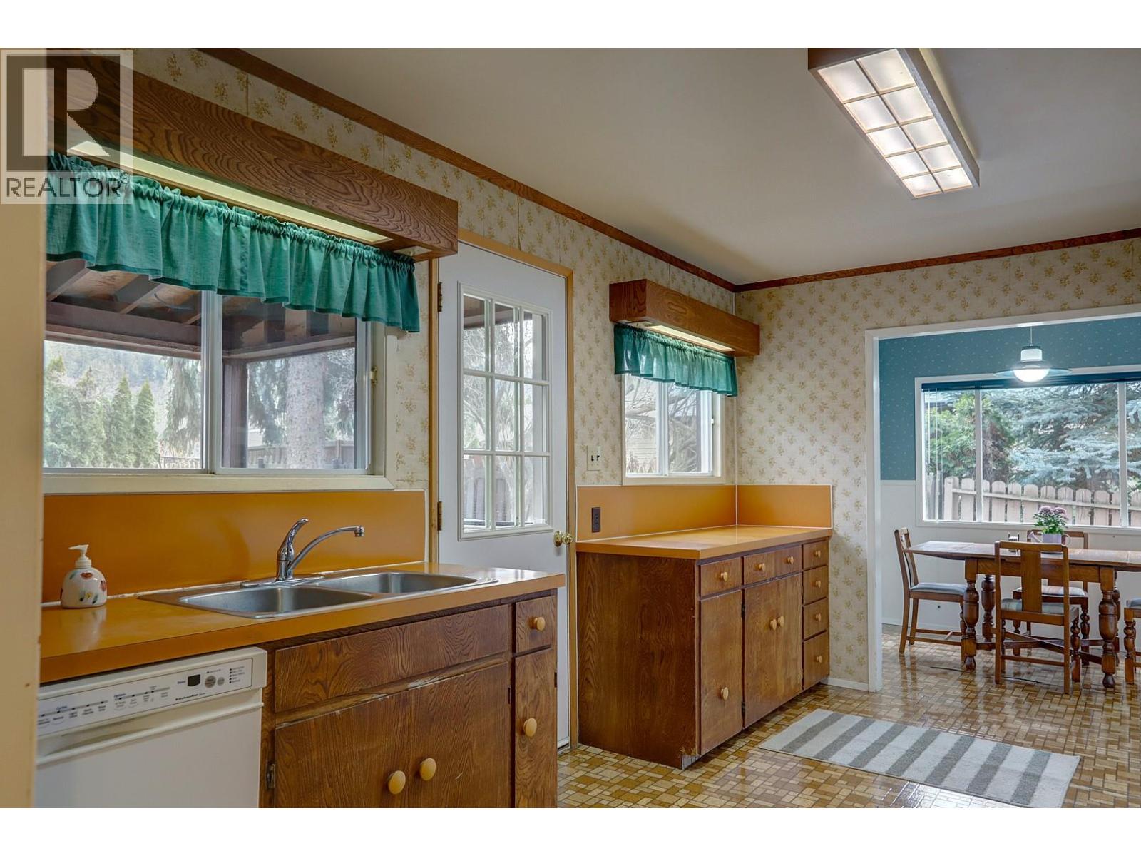 5051 11 Street Ne, Salmon Arm, British Columbia  V1E 3N3 - Photo 11 - 10379206