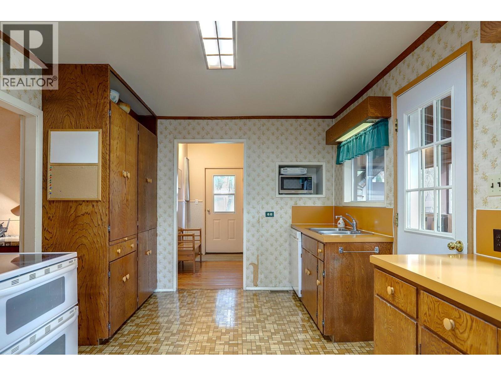 5051 11 Street Ne, Salmon Arm, British Columbia  V1E 3N3 - Photo 13 - 10379206