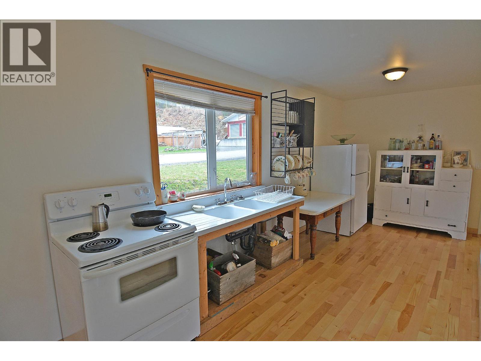 124 Lake Avenue, Silverton, British Columbia  V0G 1S0 - Photo 12 - 10380584