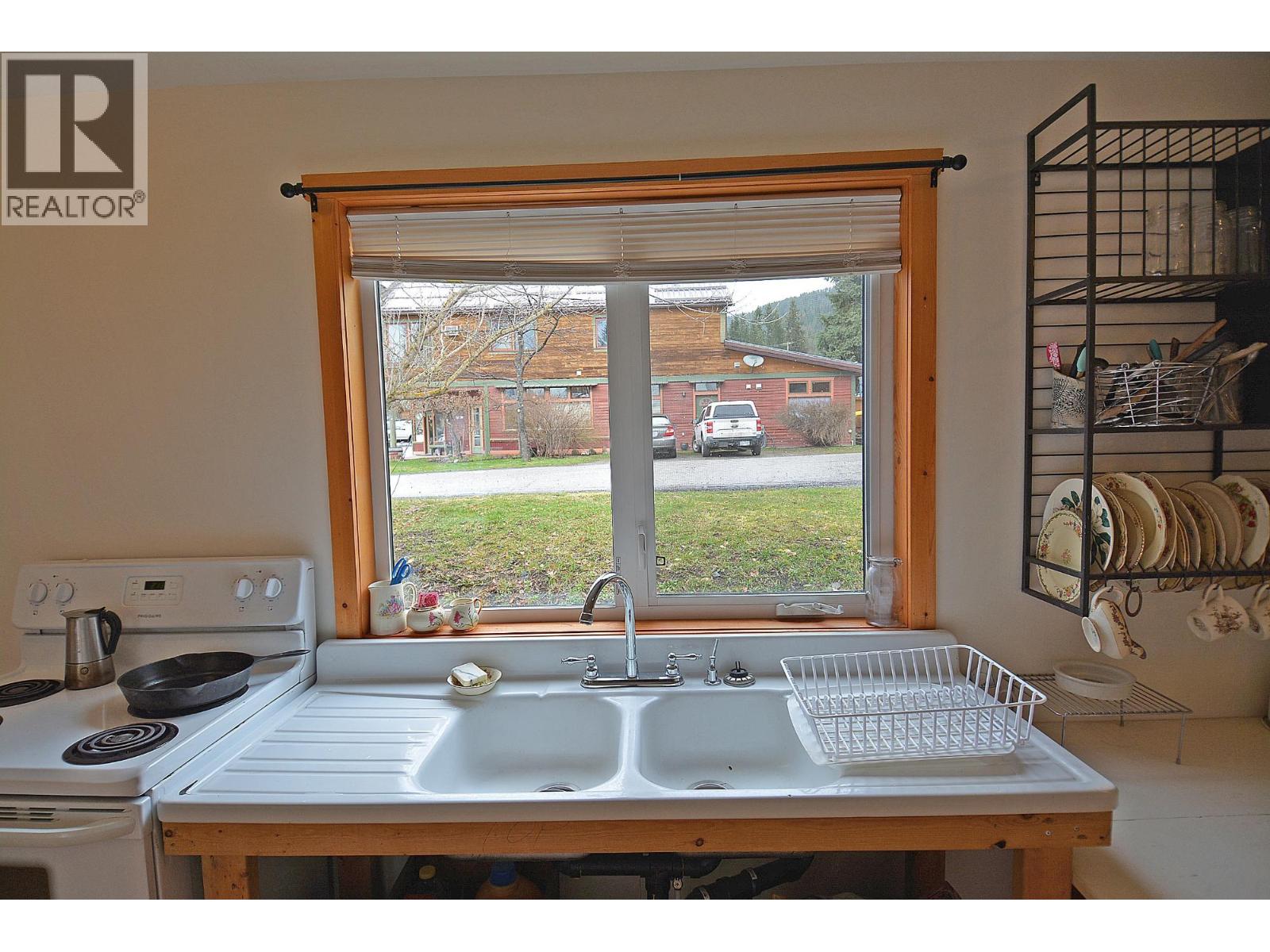 124 Lake Avenue, Silverton, British Columbia  V0G 1S0 - Photo 13 - 10380584