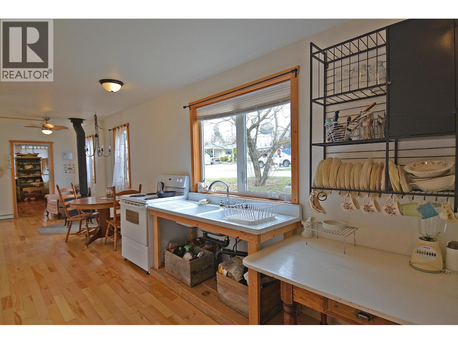 124 Lake Avenue, Silverton, British Columbia  V0G 1S0 - Photo 14 - 10380584