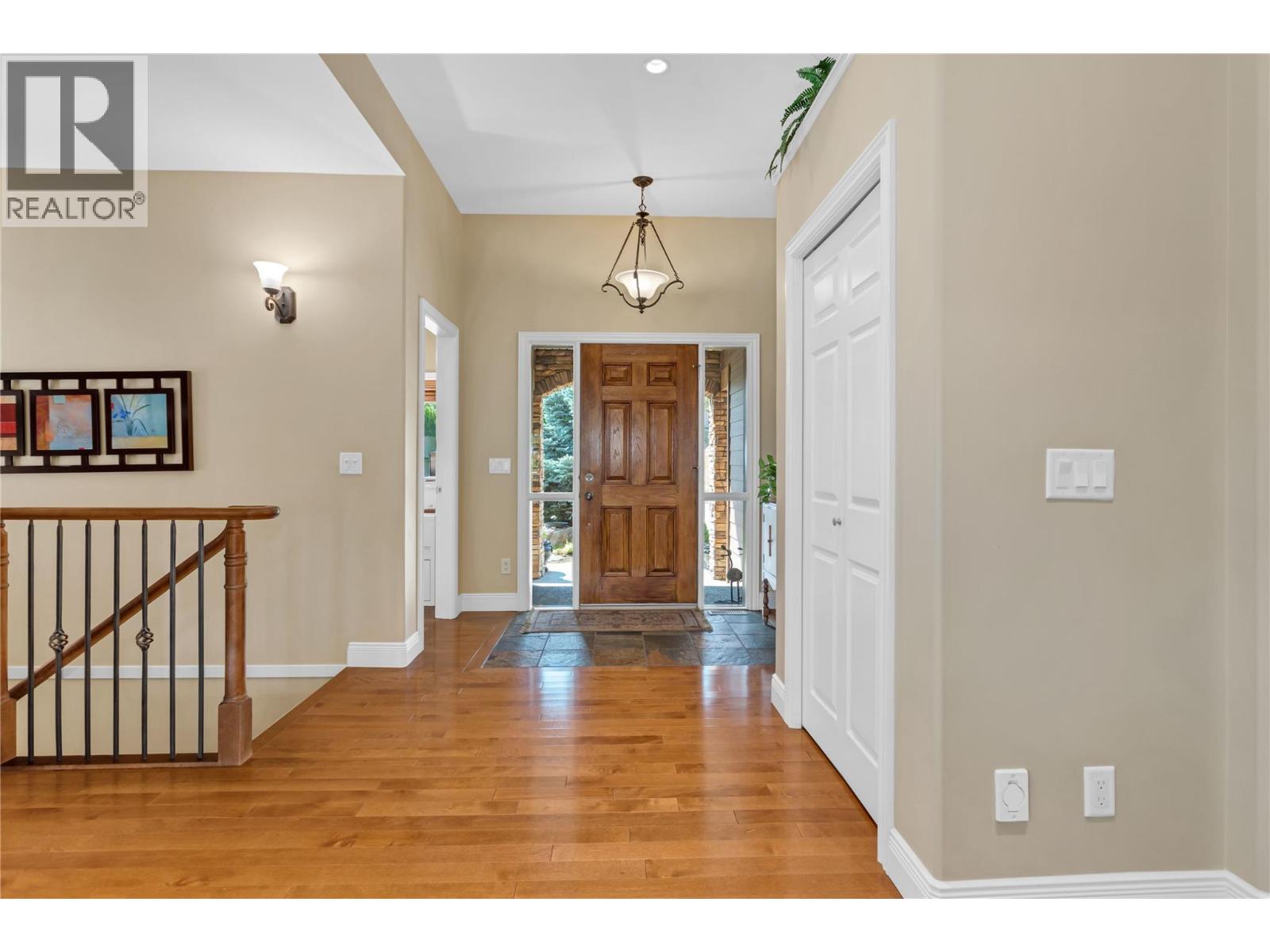 1108 Arbor View Drive, Kelowna, British Columbia  V1W 4X1 - Photo 5 - 10380329
