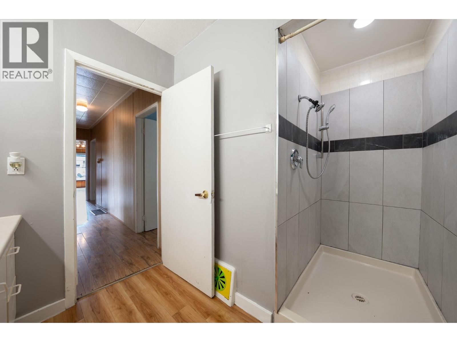7440 3rd Street, Grand Forks, British Columbia  V0H 1H0 - Photo 21 - 10380685