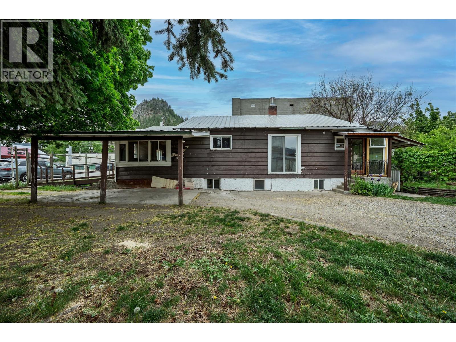 7440 3rd Street, Grand Forks, British Columbia  V0H 1H0 - Photo 4 - 10380685
