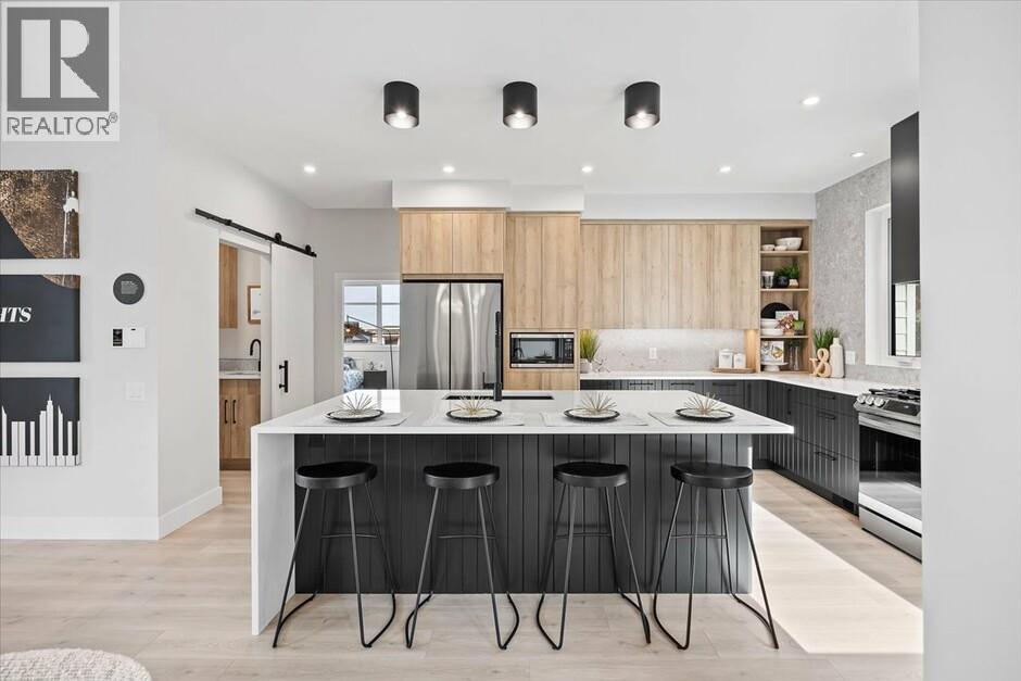 1165 Lone Pine Drive, Kelowna, British Columbia  V1P 0A5 - Photo 2 - 10380691