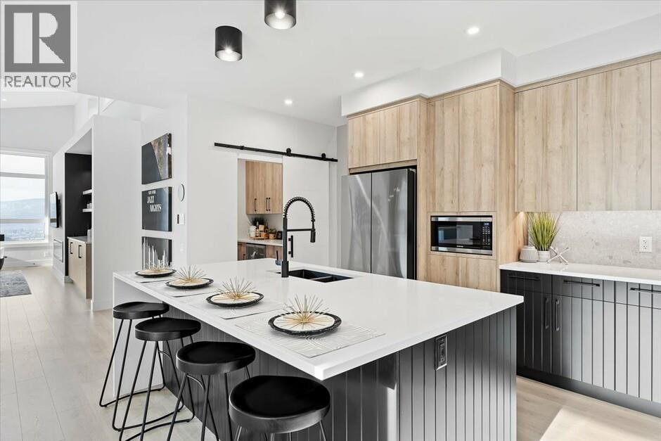 1165 Lone Pine Drive, Kelowna, British Columbia  V1P 0A5 - Photo 4 - 10380691