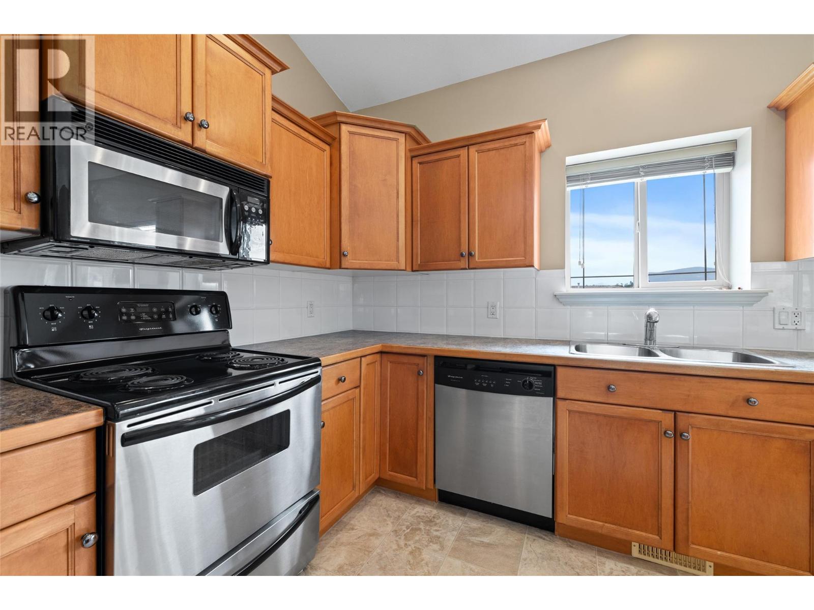 2060 Spyglass Way, West Kelowna, British Columbia  V1Z 3Z7 - Photo 10 - 10380572