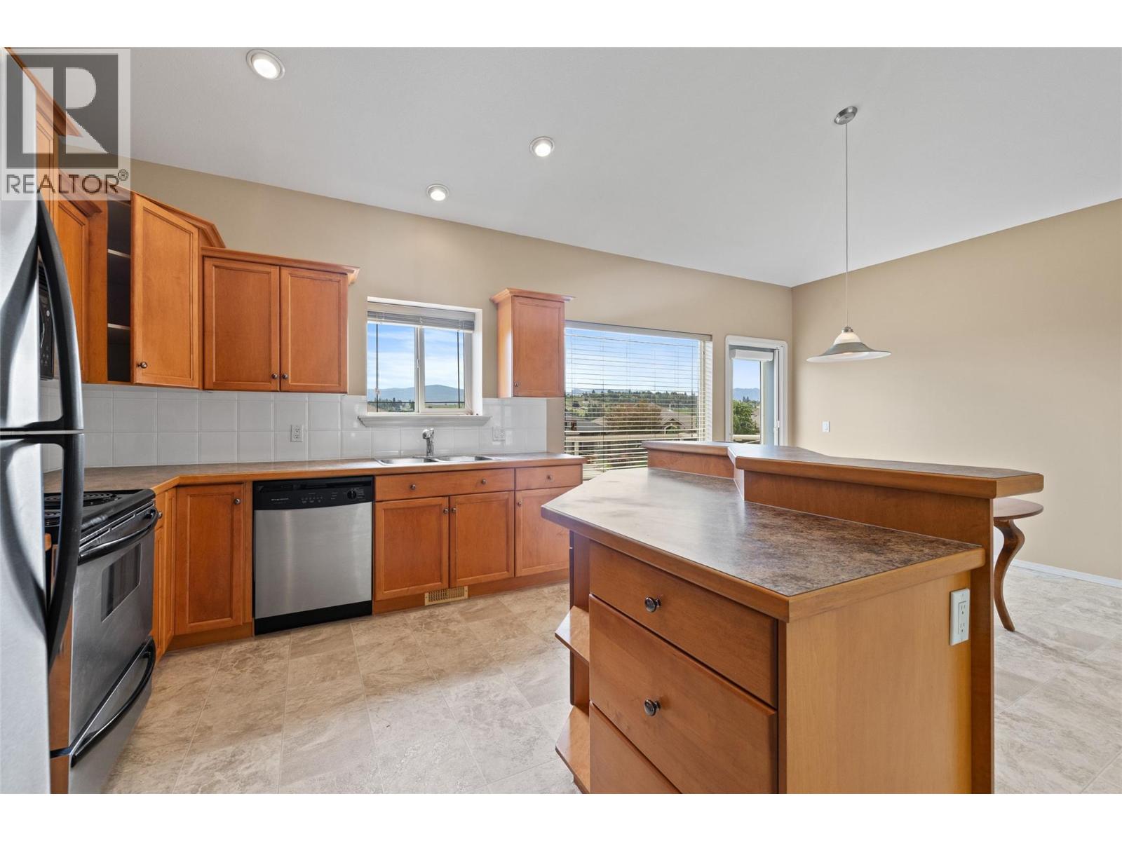 2060 Spyglass Way, West Kelowna, British Columbia  V1Z 3Z7 - Photo 9 - 10380572