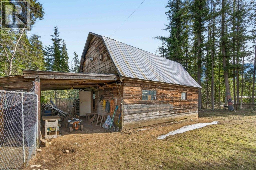 4198 Malakwa Road, Malakwa, British Columbia  V0E 2J0 - Photo 69 - 10379979