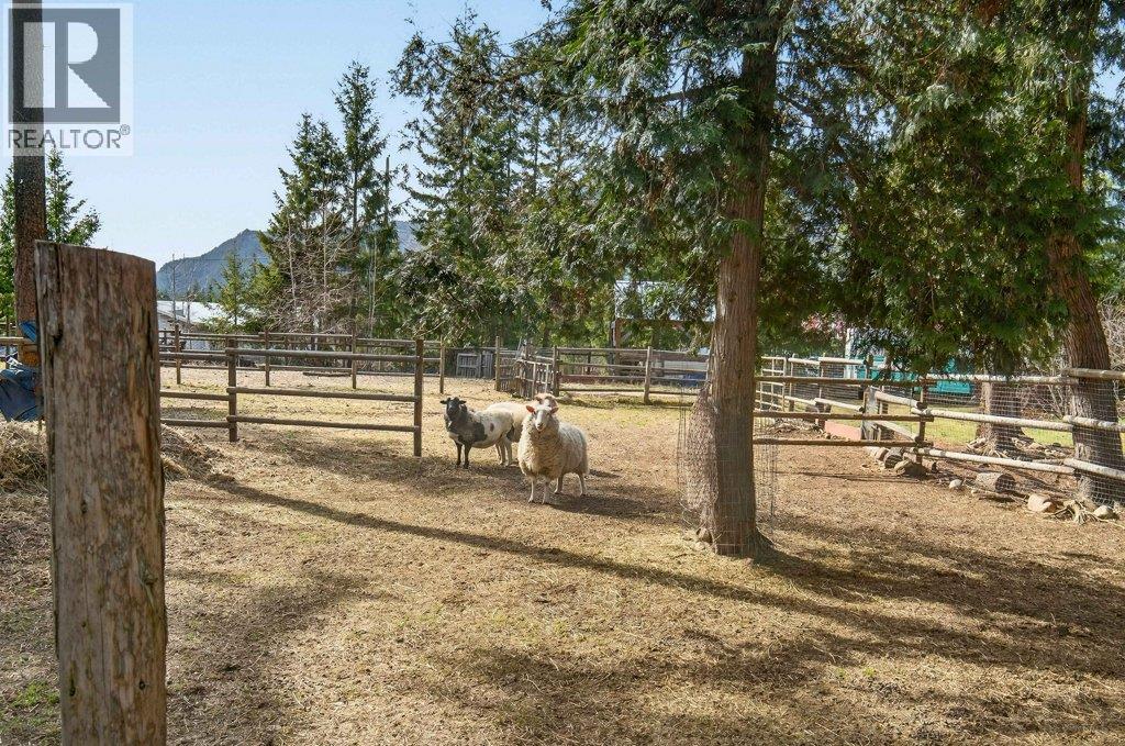 4198 Malakwa Road, Malakwa, British Columbia  V0E 2J0 - Photo 70 - 10379979