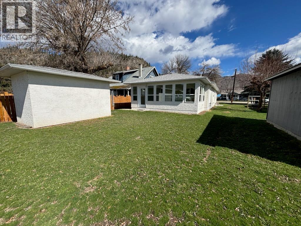7529 11th Street, grand forks, British Columbia