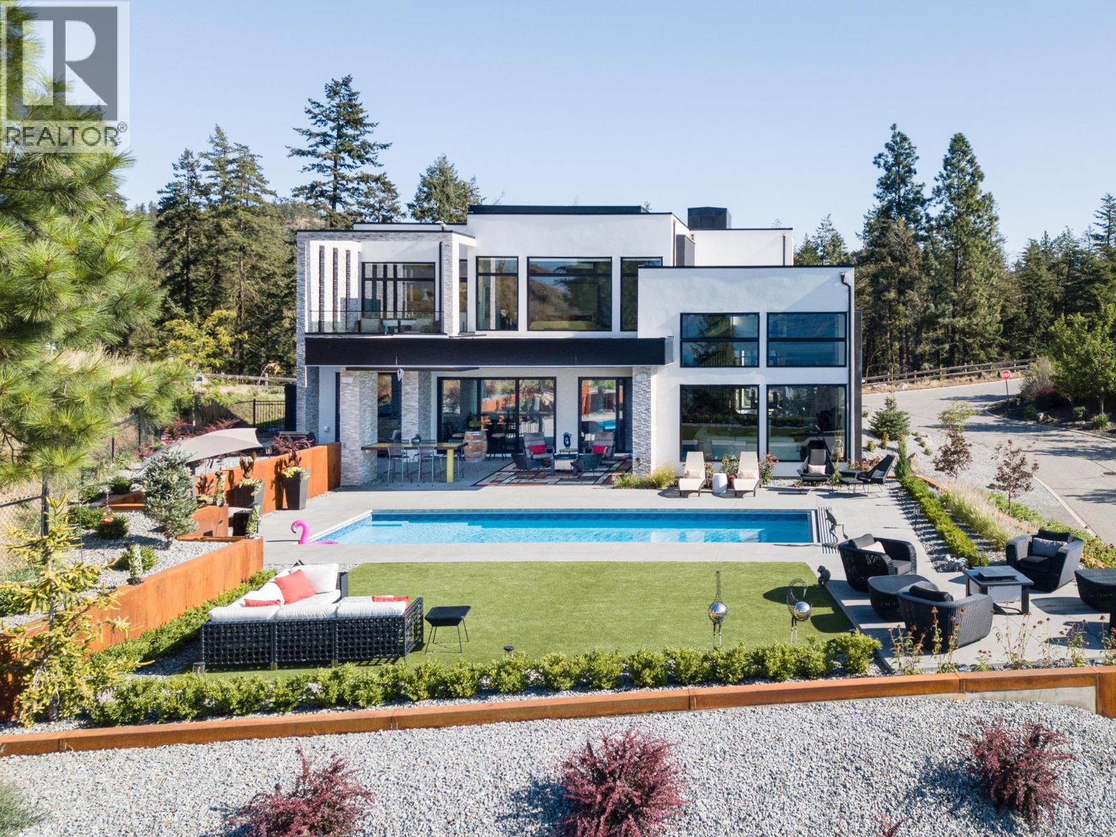 722 Highpointe Place, kelowna, British Columbia