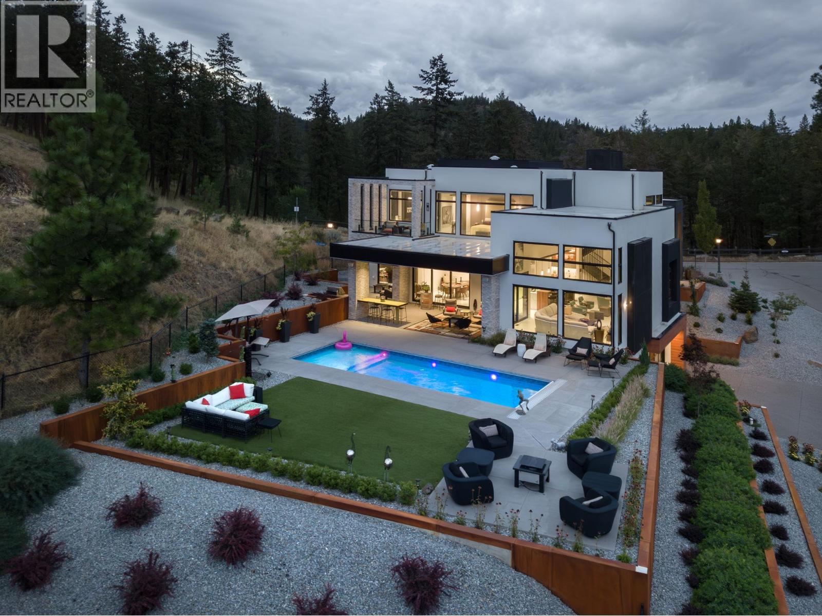 722 Highpointe Place, Kelowna, British Columbia  V1V 2Y3 - Photo 4 - 10380673
