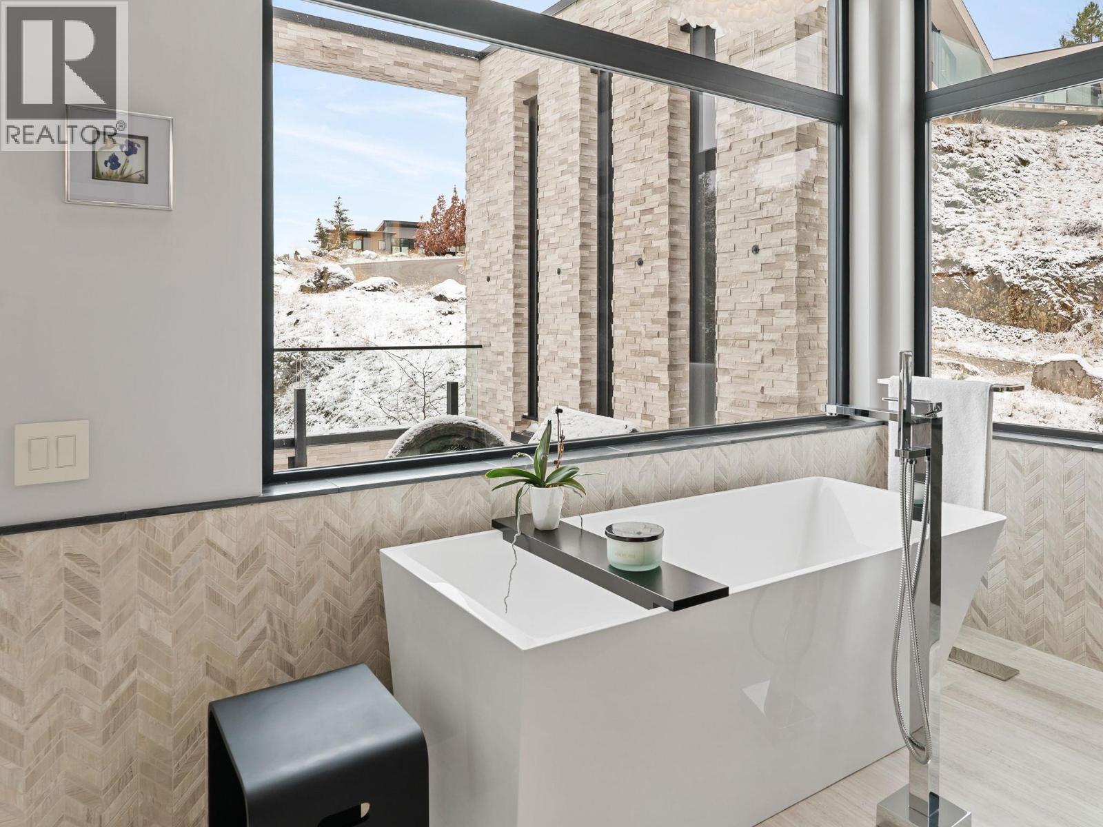 722 Highpointe Place, Kelowna, British Columbia  V1V 2Y3 - Photo 47 - 10380673